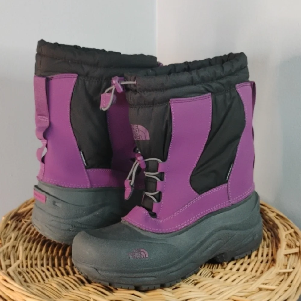 The North Face Insulated Waterproof Boots Big Kids' Size 5 Purple Black Gray